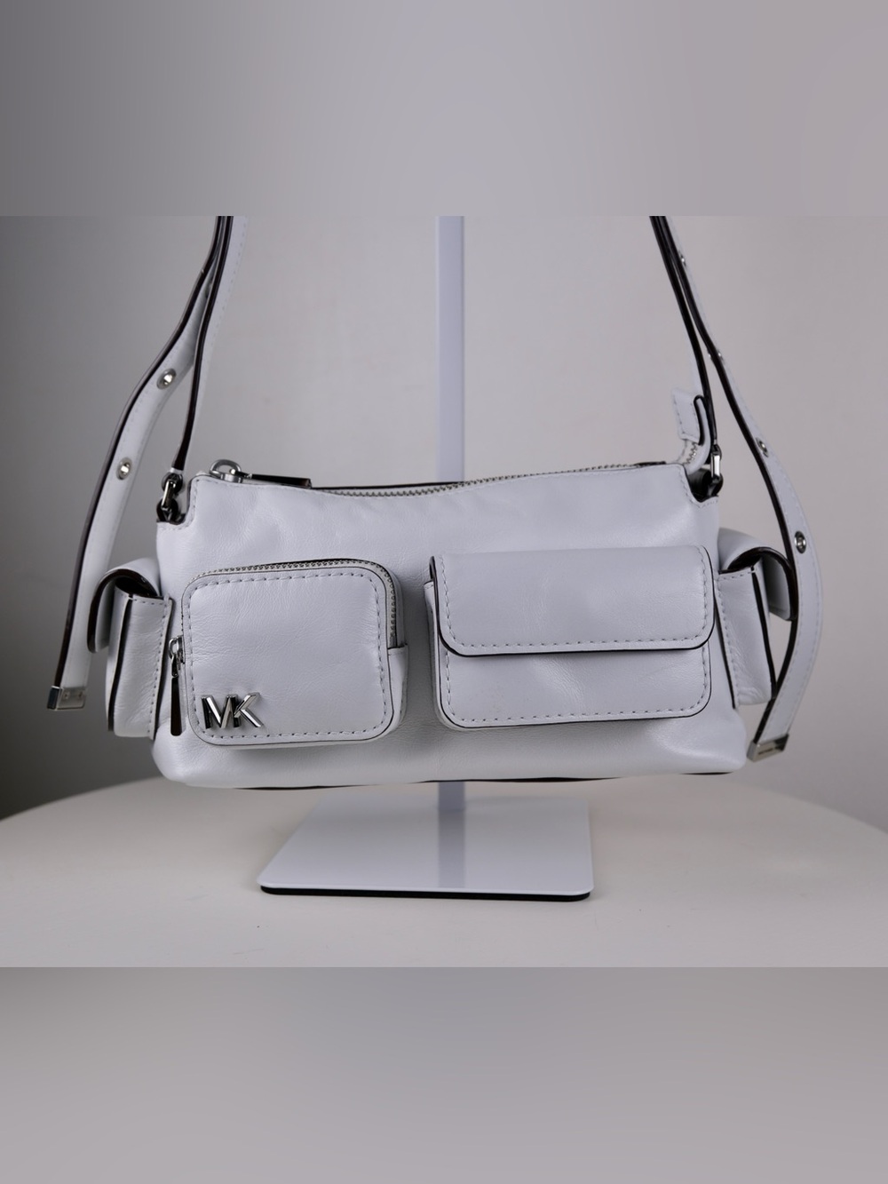 Michael Kors White Leather Shoulder bag | Silver Hardware | Multi-pocket purse